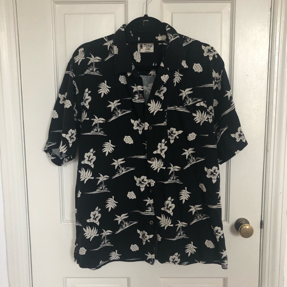 Vintage Silk Circa 1969 Black Hawaiian Shirt L